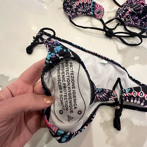 New no tags. Starburst bikini set black multi size XL - Picture 5 of 9